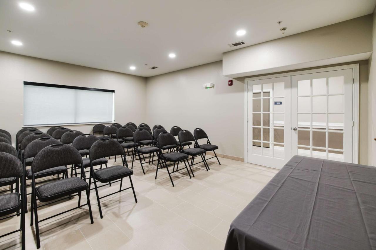Surestay Studio By Best Western Conroe Downtown Buitenkant foto