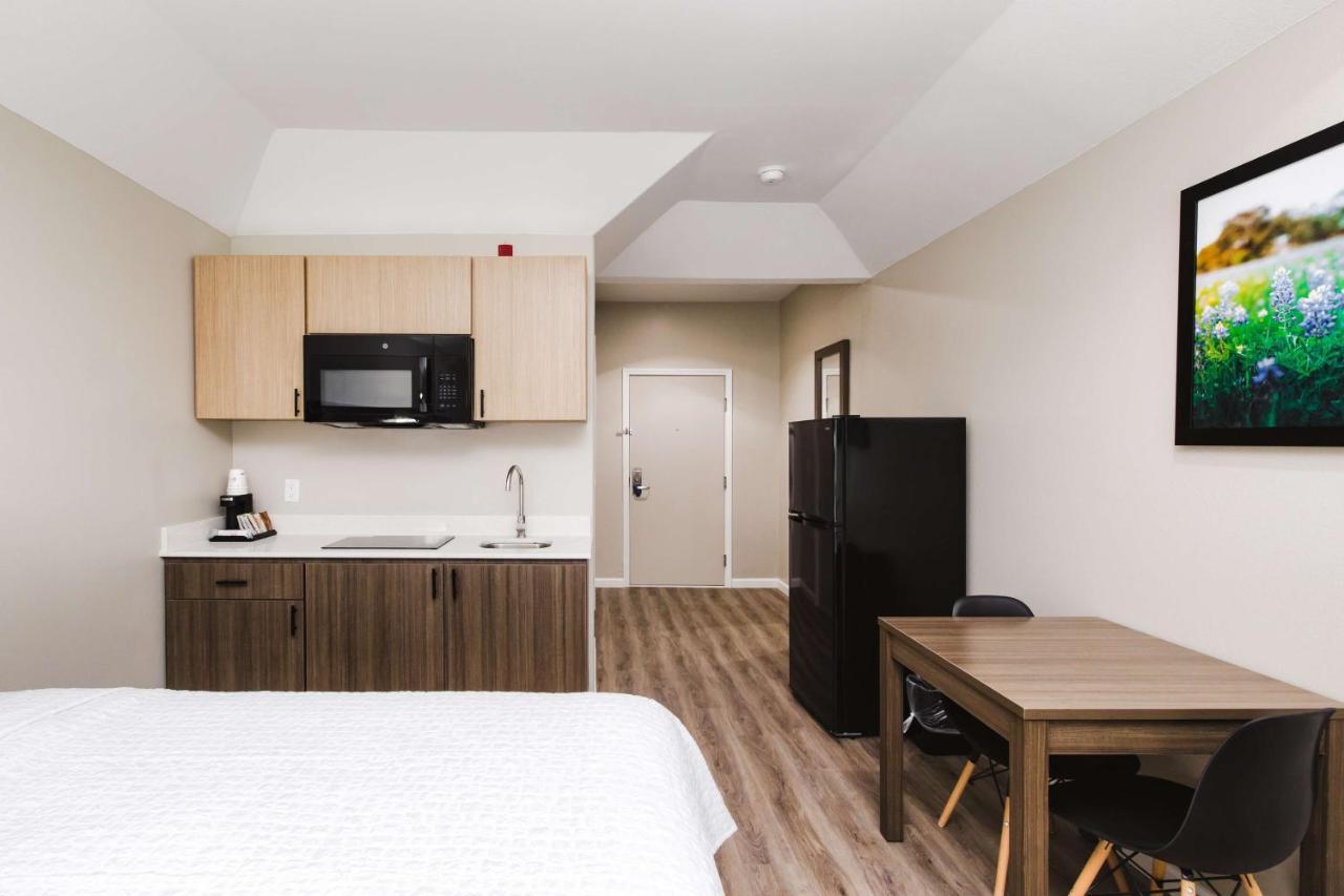 Surestay Studio By Best Western Conroe Downtown Buitenkant foto