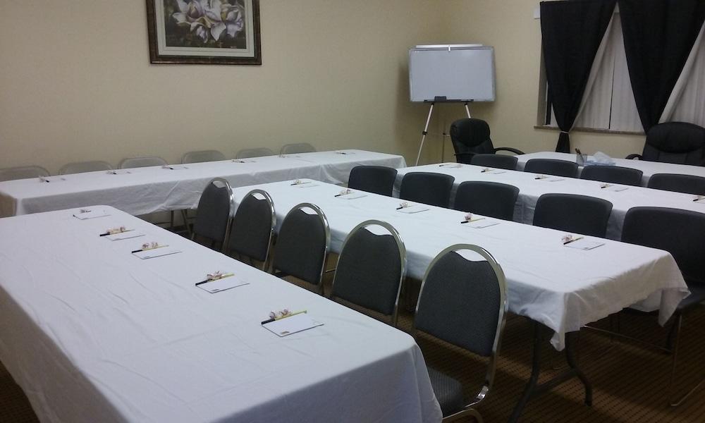 Surestay Studio By Best Western Conroe Downtown Buitenkant foto