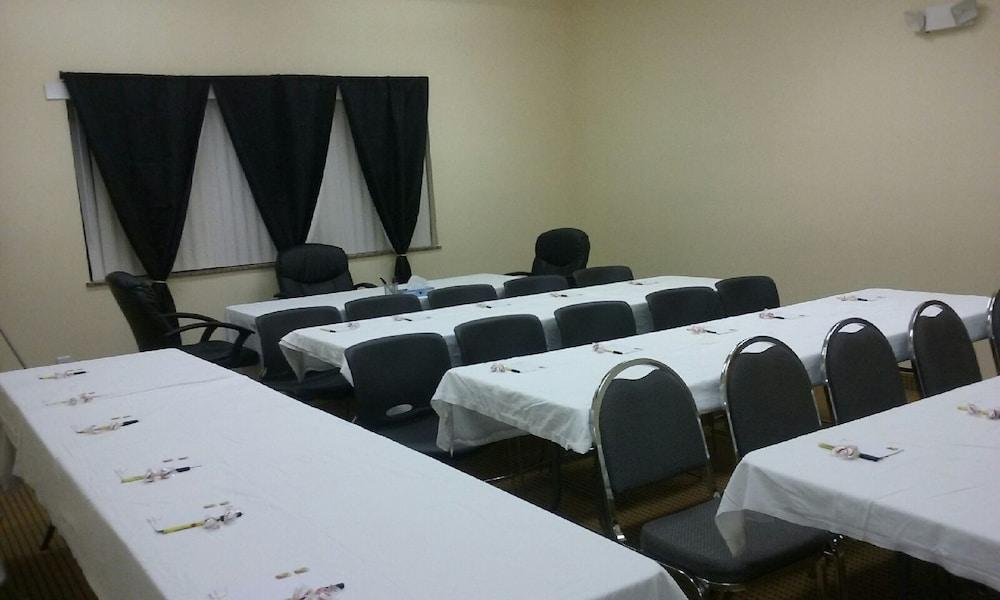 Surestay Studio By Best Western Conroe Downtown Buitenkant foto